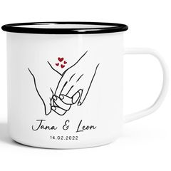 Emaille-Tasse personalisiert mit Namen und Datum Motiv Hände Herz Geschenk Partner Mann Frau Liebe SpecialMe®