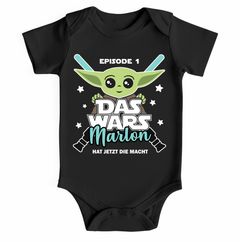 Babybody personalisiert Wunschname Motiv Baby-Yoda Spruch Lustig Episode 1 kurzarm Body Bio-Baumwolle Moonworks®