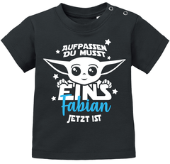 Baby T-Shirt Jungen personalisiert mit Name und Zahl anpassbar 1 2 3 Geburtstagsshirt Baby-Yoda Wunschname Moonworks®