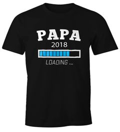 Papa 2018 Loading Shirt Herren T-Shirt Moonworks®