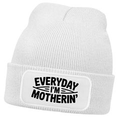 Damen Beanie Mom Spruch Everyday Mothering Strickmütze Aufdruck Lustig Sarkasmus  Damenmütze Moonworks®