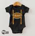 Baby Body Kurzarm für das Oktoberfest mit Lederhose und Schatzerl, Lausbub oder eigenem Namen – Bio-Baumwolle Jungen & Mädchen MoonWorks®preview