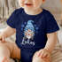 Baby Body kurzarm Wichtel Aufdruck personalisiert Wunschname Babygeschenke Weihnachten Mädchen & Jungen Bio Baumwolle SpecialMe®preview
