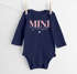 Baby Body Langarm Schriftzug Mini personalisiert mit Familienname Wunschname Geschenk Geburt Taufe Bio-Baumwolle SpecialMe®preview