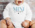 Baby Body Langarm Schriftzug Mini personalisiert mit Familienname Wunschname Geschenk Geburt Taufe Bio-Baumwolle SpecialMe®preview