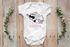 Baby Body mit Namen bedrucken lassen Hase Superheld personalisierbares Geschenk Geburt kurzarm Bio Baumwolle SpecialMe®preview