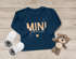 Baby Langarmshirt Schriftzug Mini personalisiert mit Familienname Wunschname Geschenk Geburt Taufe Jungen Mädchen SpecialMe®preview