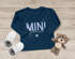 Baby Langarmshirt Schriftzug Mini personalisiert mit Familienname Wunschname Geschenk Geburt Taufe Jungen Mädchen SpecialMe®preview