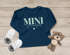 Baby Langarmshirt Schriftzug Mini personalisiert Wunschname Familienname Geschenk Geburt Taufe Jungen Mädchen SpecialMe®preview