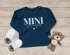 Baby Langarmshirt Schriftzug Mini personalisiert Wunschname Familienname Geschenk Geburt Taufe Jungen Mädchen SpecialMe®preview