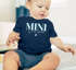 Baby T-Shirt kurzarm im Mini Me Style personalisiert mit Wunschname Familienname Geschenkidee Geburt Taufe Bio Baumwolle SpecialMe®preview