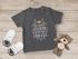 Baby T-Shirt kurzarm  mit Spruch Weihnachten Das schönste Geschenk unterm Baum bin ich Jungen Mädchen Shirt Moonworks®preview