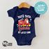 Babybody mit Namen und Alter Feuerwehr-Auto Zahl anpassbar 1 2 3 Geburtstag kurzarm Body Bio-Baumwolle Moonworks®preview