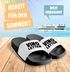 Badeschlappen Vino-Letten Unisex mit Aufdruck Spruch Lustig Wein Herren Damen Badeschuhe Geschenk Weinliebhaber Moonworks®preview
