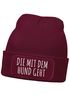 Damen Beanie Geschenk für Hundeliebhaberinnen Strickmütze mit Spruch Aufdruck Lustig Die mit dem Hund geht Hundebesitzer Moonworks®preview
