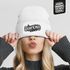 Damen Beanie mit Patch Dorfkind Aufdruck Strickmütze mit Spruch Aufdruck Lustig Damenmütze Moonworks®preview