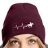Damen Beanie mit Patch Strickmütze Aufdruck Pferd Herzschlag Design Reiterin Geschenk Pferdefreundin Damenmütze Moonworks®preview