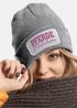 Damen Beanie mit Patch Strickmütze mit Spruch Pferdemädchen Aufdruck Lustig Damenmütze Geschenk Reiterin Moonworks®preview