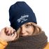 Damen Beanie mit Patch Strickmütze mit Spruch Spritzing the day away Aufdruck Lustig Damenmütze Moonworks®preview