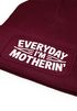 Damen Beanie Mom Spruch Everyday Mothering Strickmütze Aufdruck Lustig Sarkasmus  Damenmütze Moonworks®preview