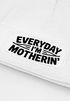 Damen Beanie Mom Spruch Everyday Mothering Strickmütze Aufdruck Lustig Sarkasmus  Damenmütze Moonworks®preview