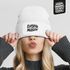 Damen Beanie Patch Mom Sprüche Sarkastisch Ironie Strickmütze mit Spruch Mutter Aufdruck Lustig Damenmütze Moonworks®preview