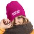 Damen Beanie Strickmütze mit Spruch Aufdruck Lustig Die mit dem Hund geht Geschenk für Hundeliebhaberinnen Moonworks®preview