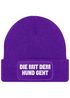 Damen Beanie Strickmütze mit Spruch Aufdruck Lustig Die mit dem Hund geht Geschenk für Hundeliebhaberinnen Moonworks®preview