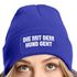 Damen Beanie Strickmütze mit Spruch Aufdruck Lustig Die mit dem Hund geht Geschenk für Hundeliebhaberinnen Moonworks®preview