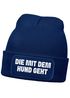 Damen Beanie Strickmütze mit Spruch Aufdruck Lustig Die mit dem Hund geht Geschenk für Hundeliebhaberinnen Moonworks®preview