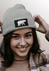 Damen Beanie Wintermütze mit Patch Bär Lineart Polygon Natur Outdoor Aufdruck Print Strickmütze Neverless®preview