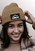 Damen Beanie Wintermütze mit Patch Mountain Badge Berge Outdoor Aufdruck Print Strickmütze Wandern Neverless®preview