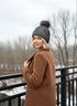 Damen Strickmütze mit Fleecefutter und Kunstfell Bommel Zopfmuster Grobstrick Wintermütze Bommelmütze Neverless®preview