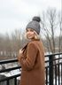 Damen Strickmütze mit Fleecefutter und Kunstfell Bommel Zopfmuster Grobstrick Wintermütze Bommelmütze Neverless®preview