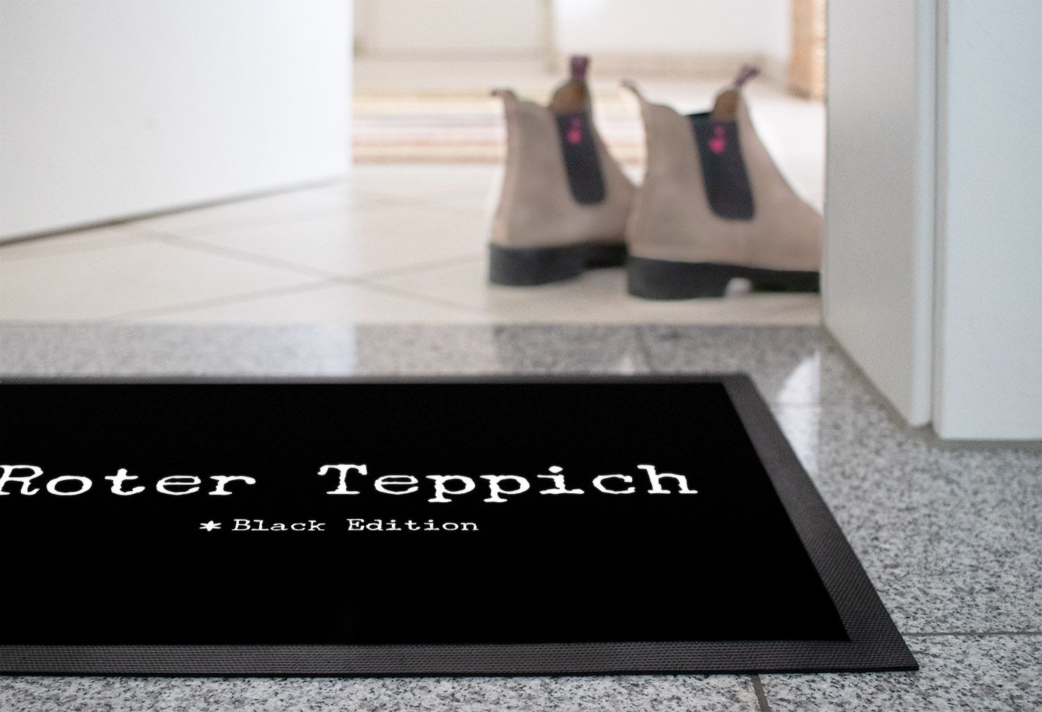 Fußmatte mit Spruch lustig roter Teppich Black Edition rutschfest