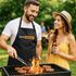 Grill-Schürze für Männer Aufdruck Grillmeister | Bratwurst Parodie Porno Baumwollschürze Küchenschürze Moonworks®preview