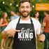 Grill-Schürze für Männer mit Spruch Grill-King Deluxe Grillschürze Herren Baumwoll-Schürze Küchenschürze Moonworks®preview