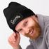 Herren Beanie Patch Strickmütze mit Spruch Lustig Servus Lederhose in der Wäsche Outfit für das Oktoberfest Männer Moonworks®preview