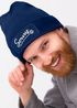 Herren Beanie Patch Strickmütze mit Spruch Lustig Servus Lederhose in der Wäsche Outfit für das Oktoberfest Männer Moonworks®preview