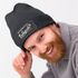Herren Beanie Patch Strickmütze mit Spruch Lustig Servus Lederhose in der Wäsche Outfit für das Oktoberfest Männer Moonworks®preview