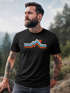 Herren T-Shirt Berge Wandern Bergmotiv Aufdruck Printshirt Gebirge Outdoor Fashion Streetstyle Neverless®preview