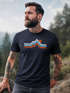 Herren T-Shirt Berge Wandern Bergmotiv Aufdruck Printshirt Gebirge Outdoor Fashion Streetstyle Neverless®preview
