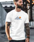 Herren T-Shirt mit Berg Print Grafikshirt mit Sonne Linien-Design Baumwolle Outdoor Style Naturmotiv für Freizeit Urlaub Neverless®preview