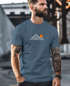 Herren T-Shirt mit Berg Print Grafikshirt mit Sonne Linien-Design Baumwolle Outdoor Style Naturmotiv für Freizeit Urlaub Neverless®preview
