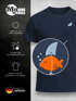 Herren T-Shirt mit Brusttasche Fun-Shirt Aufdruck Goldfisch mit Haiflosse Meme Freizeitshirt  Männer Lustig Moonworks®preview