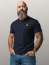 Herren T-Shirt mit Brusttasche Lausbua Lebkuchen Herz Servus Lederhosn in da Wäsch Ersatz Tracht Trachtenlook für das Oktoberfest Bier Fun-Shirt Moonworks®preview