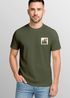 Herren T-Shirt mit Wald-Logo Outdoor Badge Naturmotiv Sommer Fashion Streetstyle Grafikshirt Kurzarm Baumwolle Neverless®preview