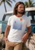 Herren T-Shirt Surfshirt mit Wellenlinien, Sonne & Surfer Motiv – Sommer Grafikshirt im minimalistischen Look Fashion Streetstyle Neverless®preview