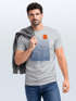 Herren T-Shirt Surfshirt mit Wellenlinien, Sonne & Surfer Motiv – Sommer Grafikshirt im minimalistischen Look Fashion Streetstyle Neverless®preview