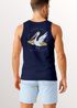 Herren Tanktop Long Beach Pelican Surf Shirt Rückendruck:California Print – Ärmelloses Sommer-Shirt Westcoast Style – Baumwolle tNeverless®preview
